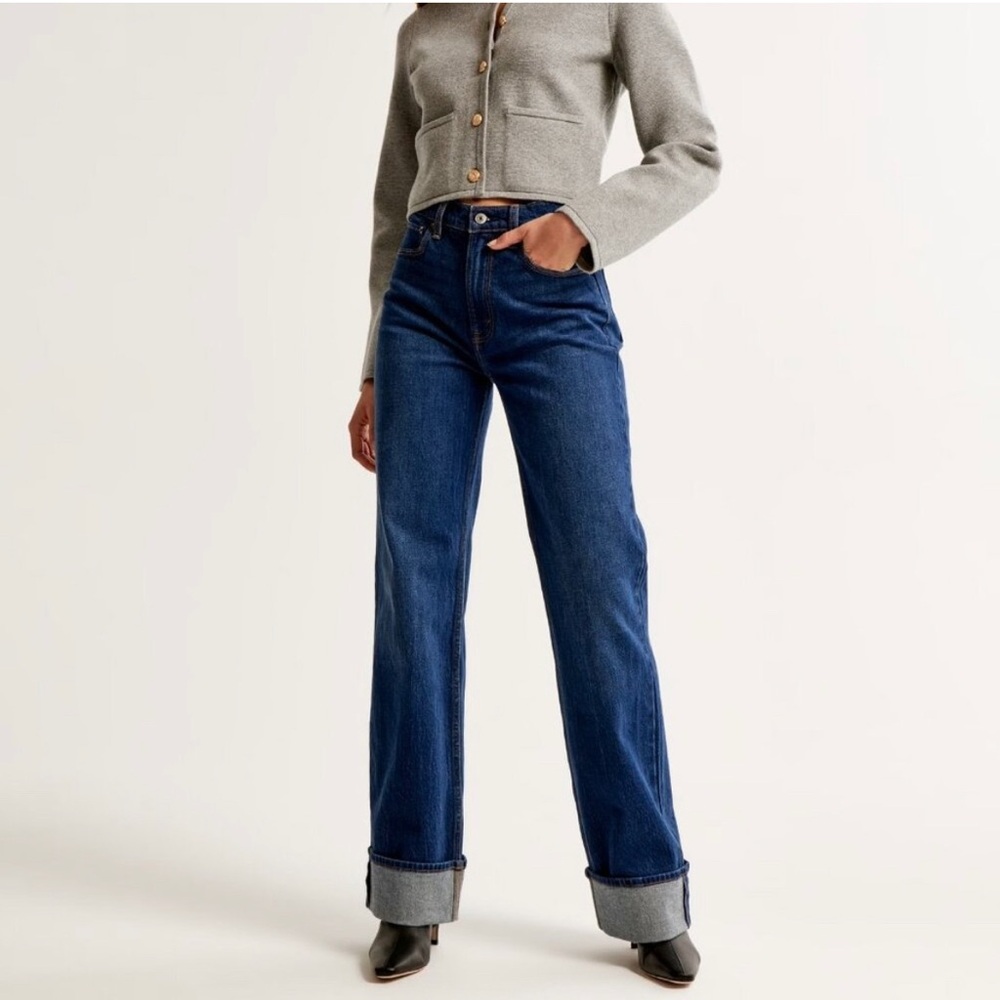 High Rise 90s Relaxed Jean in dark wash with cuff